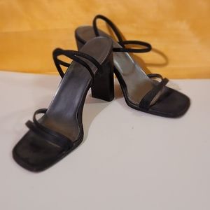 Jennifer Moore Block Heels Sz 7M Strappy